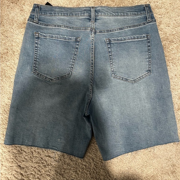 Everything’s good bermudas - Picture 7 of 10